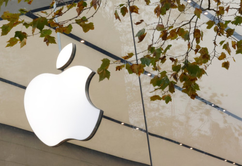 2025-05-02T190211Z_2_LYNXMPEL410VI_RTROPTP_4_GLOBAL-COMPANY-APPLE-1