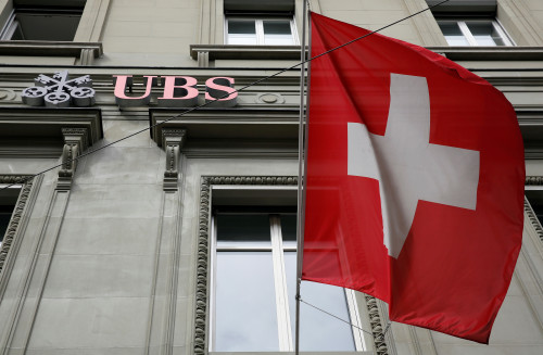 2025-05-05T194720Z_3_LYNXMPEL440R8_RTROPTP_4_SWISS-UBS