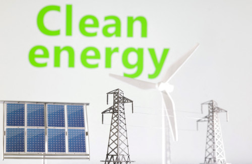 2025-05-13T205454Z_1_LYNXMPEL4C13V_RTROPTP_4_RENEW-ENERGY