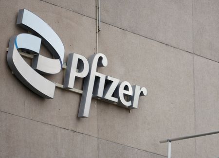 Pfizer and AstraZeneca announce new investments of nearly $1 billion in France